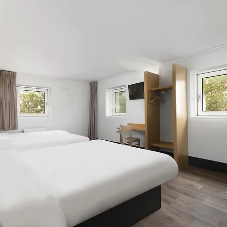 Centre Monplaisir Hotel 2*