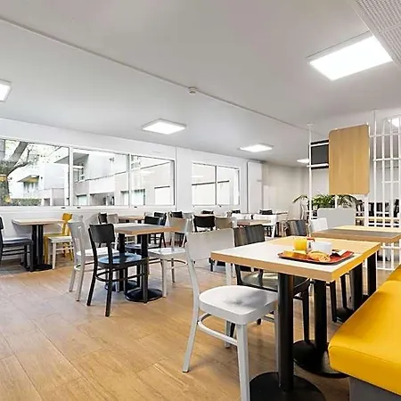 Centre Monplaisir Hotel