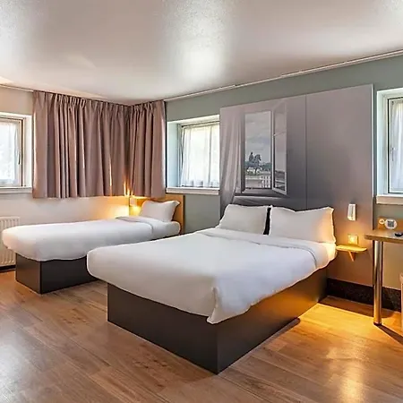 Centre Monplaisir Hotel