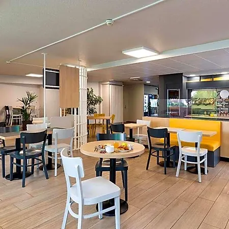 Centre Monplaisir Hotel 2*