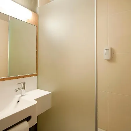 Centre Monplaisir Отель 2*