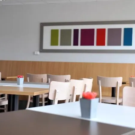 Centre Monplaisir Отель 2*
