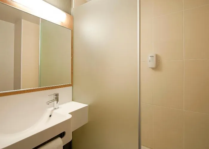 Centre Monplaisir Hotel 2*