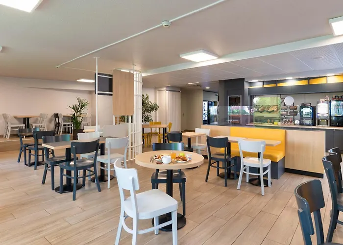 Centre Monplaisir Hotel