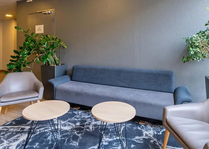 Centre Monplaisir Hotel 2*