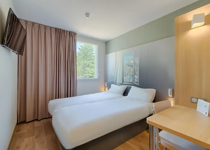 Hotel Centre Monplaisir 2*